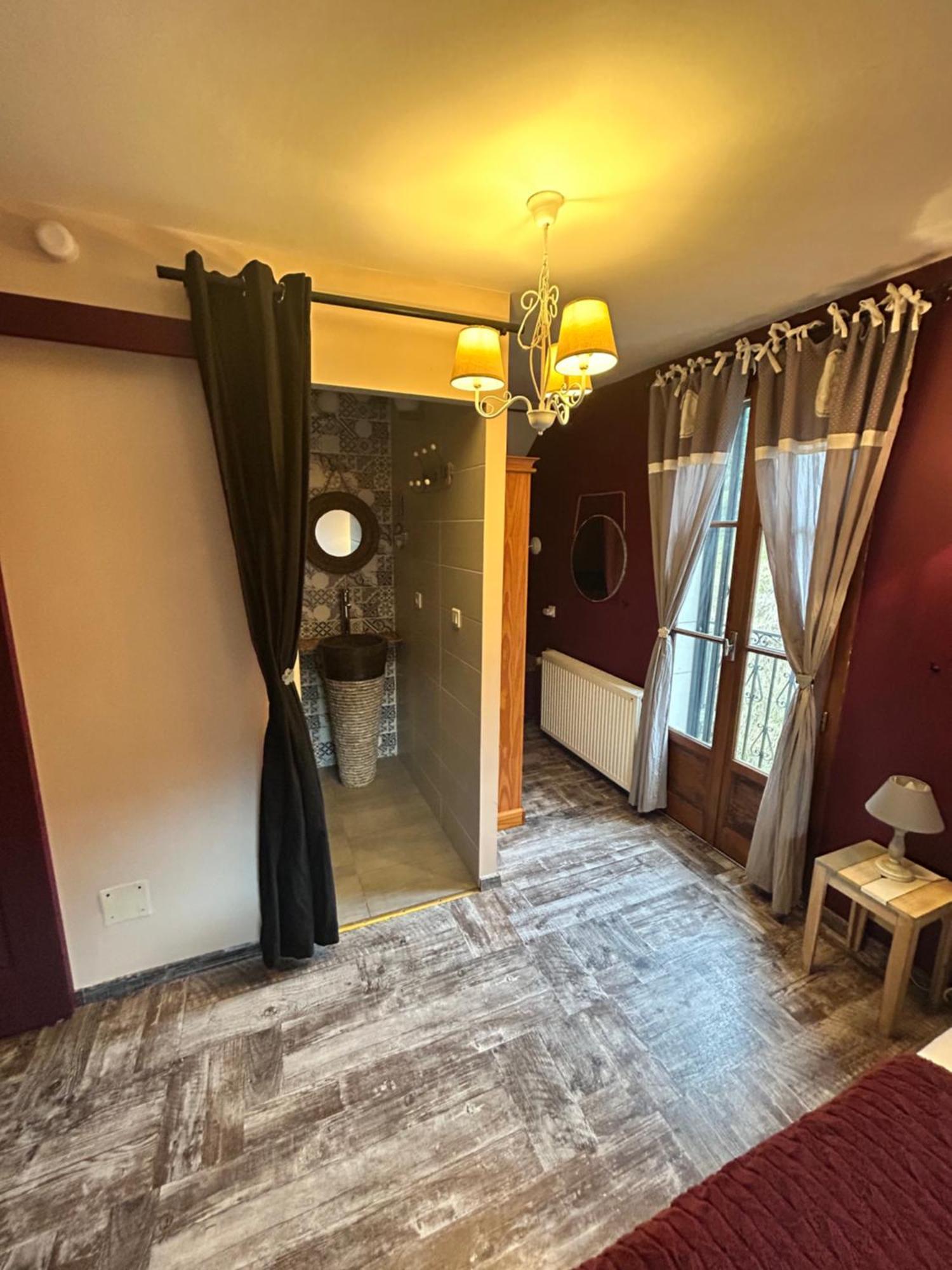Le D'Tour Gourmand Bed & Breakfast Toulouse-le-Chateau Екстериор снимка