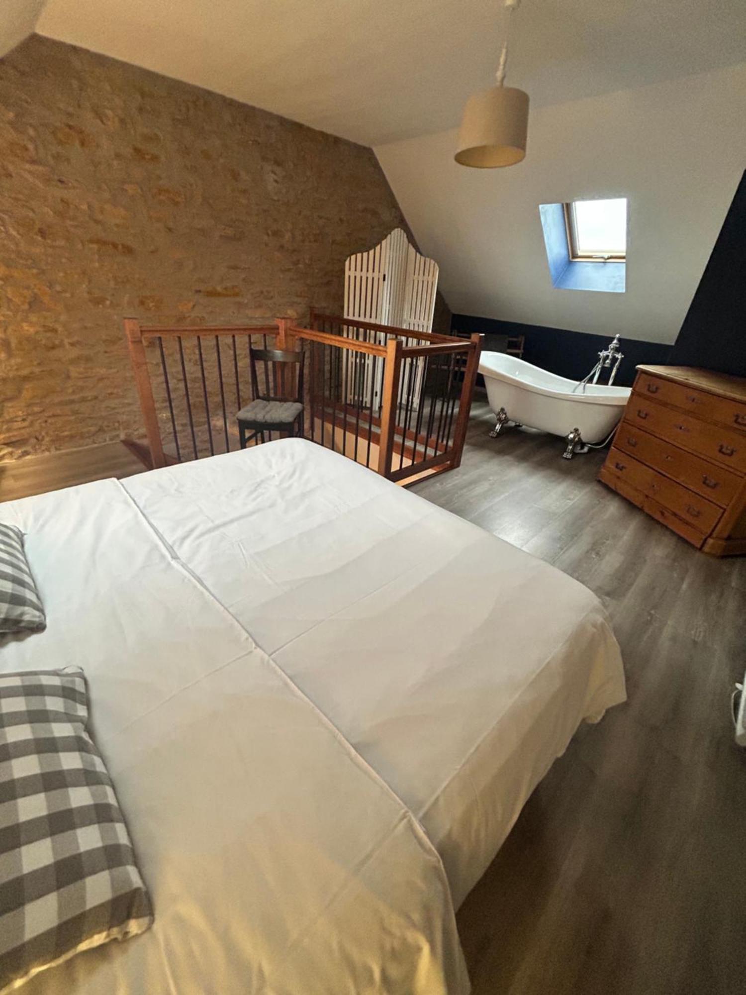 Le D'Tour Gourmand Bed & Breakfast Toulouse-le-Chateau Екстериор снимка